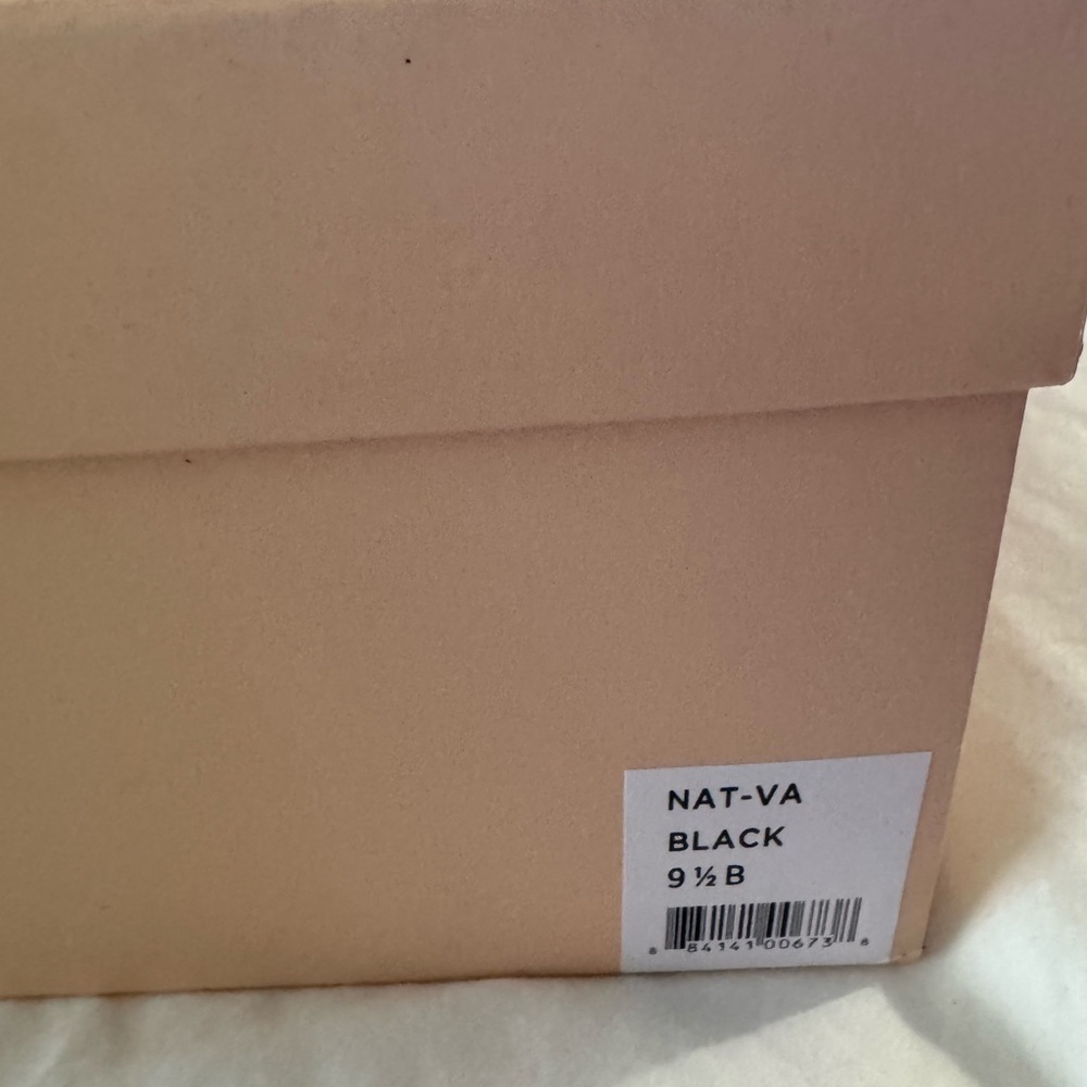 Loeffler Randal Chelsea/Western Boot

Nat Black size 9.5 - worn only twice! - Picture 7 of 8